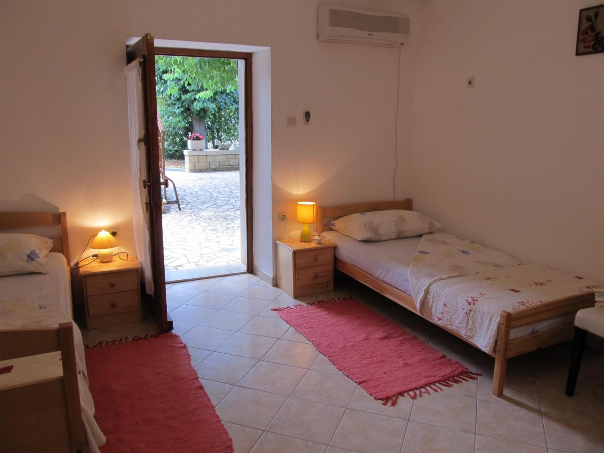 Sveti Lovreč Pazenatički Apartments Vesna With Pool - New! חדר תמונה
