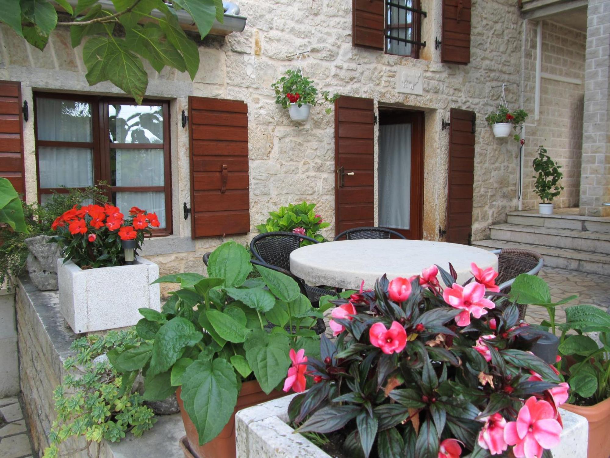 Sveti Lovreč Pazenatički Apartments Vesna With Pool - New! חדר תמונה